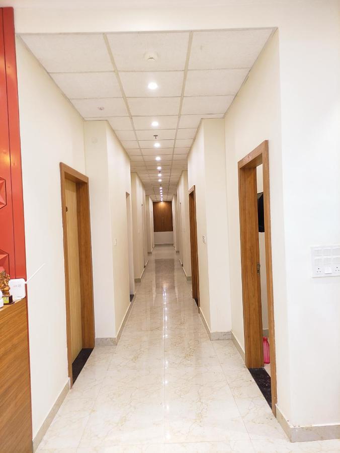 Hotel Satsang Grand Benares Buitenkant foto