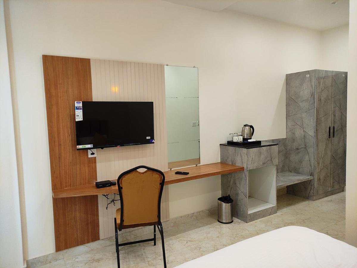 Hotel Satsang Grand Benares Buitenkant foto