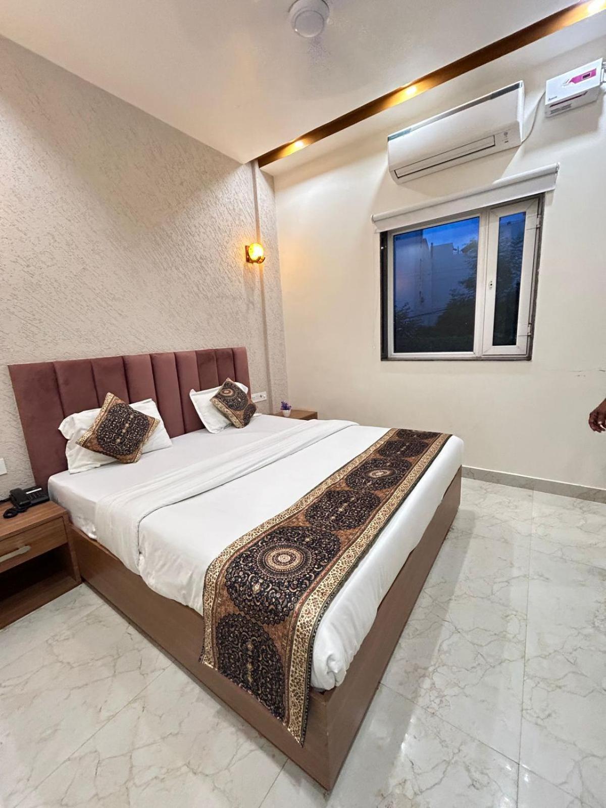 Hotel Satsang Grand Benares Buitenkant foto